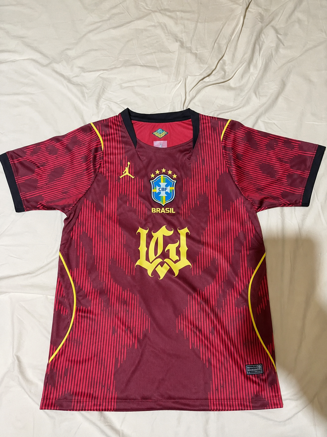 Foto de Elena Domínguez con su camiseta