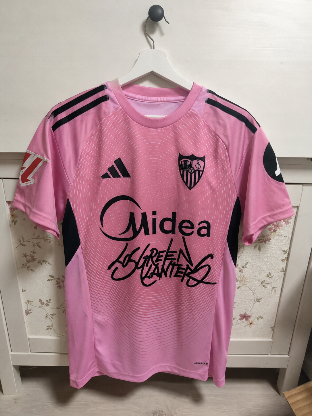 Foto de Natalia Cabrera con su camiseta