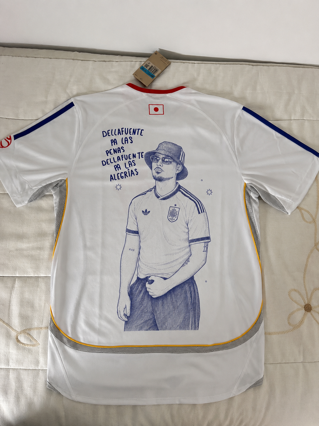 Foto de Cristina Gómez con su camiseta