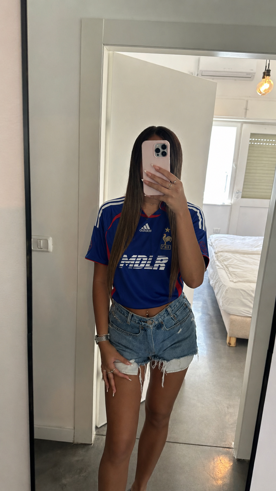 Foto de Elena Castro con su camiseta